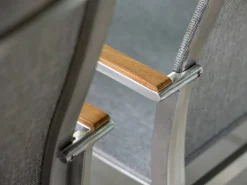 Stapelsessel Mika Teak Edelstahl Textilenbezug Leinen grau